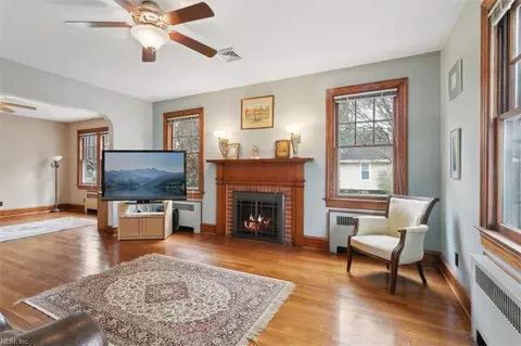 Living - 236 Pocahontas Pl, Hampton, VA 23661 photo 1 of 4