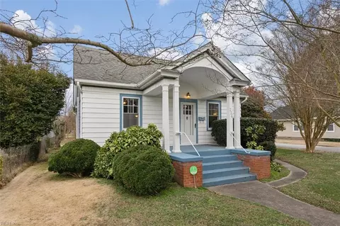 Exterior - 236 Pocahontas Pl, Hampton, VA 23661 photo 2 of 7