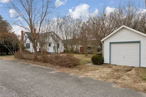 Exterior - 236 Pocahontas Pl, Hampton, VA 23661 photo 7 of 7
