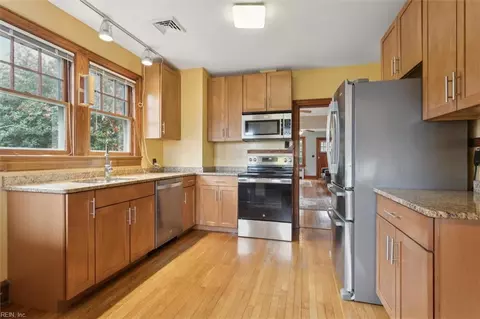Kitchen - 236 Pocahontas Pl, Hampton, VA 23661 photo 1 of 3