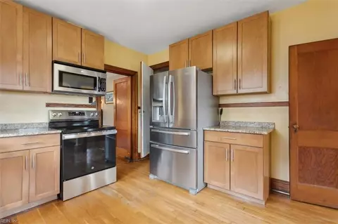 Kitchen - 236 Pocahontas Pl, Hampton, VA 23661 photo 2 of 3