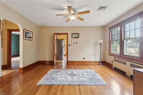 Living - 236 Pocahontas Pl, Hampton, VA 23661 photo 3 of 4