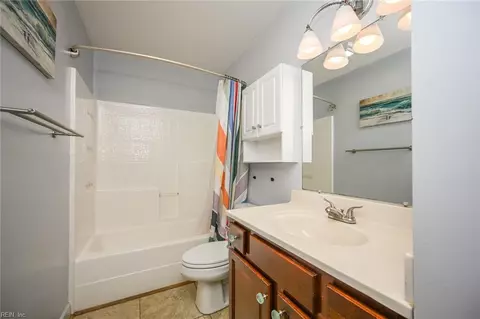 Bath - 804 Morris St, Hampton, VA 23663 photo 1 of 2