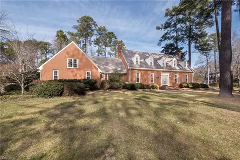 3320 Regent Park Walk, Virginia Beach, VA 23452