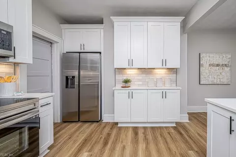 Kitchen - 631 Delaware Ave, Norfolk, VA 23503 photo 2 of 2