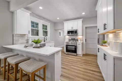 Kitchen - 631 Delaware Ave, Norfolk, VA 23503 photo 1 of 2