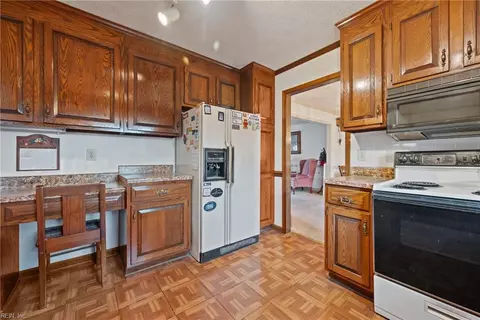 10 Sarfan Dr, Hampton, VA 23664 photo 10