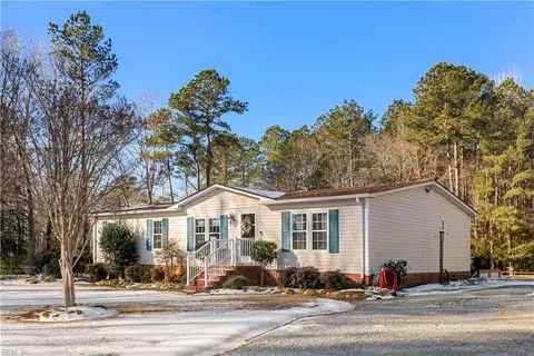 8860 Pineview Rd, Suffolk, VA 23437