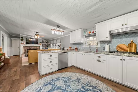 8860 Pineview Rd, Suffolk, VA 23437 photo 6