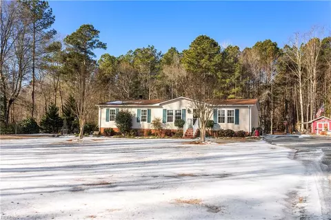 8860 Pineview Rd, Suffolk, VA 23437 photo 32
