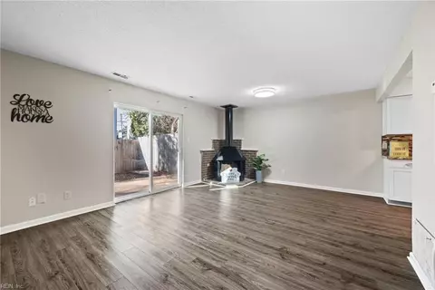 1839 Olde Buckingham Rd, Hampton, VA 23669 photo 6