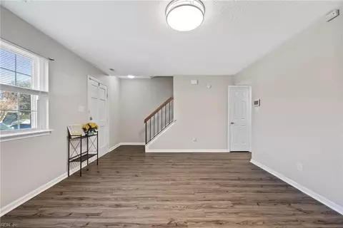 1839 Olde Buckingham Rd, Hampton, VA 23669 photo 2