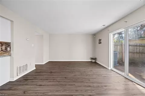 1839 Olde Buckingham Rd, Hampton, VA 23669 photo 8