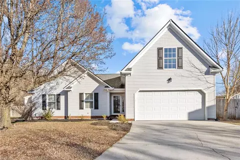 305 Sluice Ct, Chesapeake, VA 23323