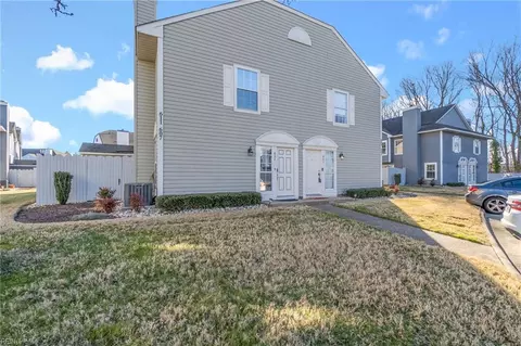 605 Barwick Ct, Chesapeake, VA 23320