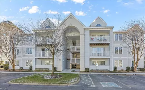 916 Charnell Dr #302, Virginia Beach, VA 23451