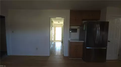 223 Captains Ct, Hampton, VA 23669 photo 9