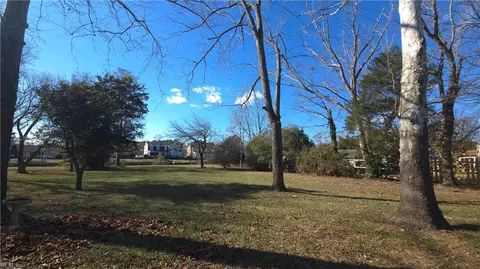 223 Captains Ct, Hampton, VA 23669 photo 4