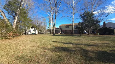 223 Captains Ct, Hampton, VA 23669 photo 2