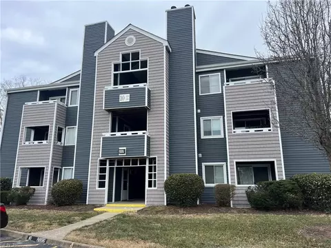 372 Nantucket Pl, Newport News, VA 23606