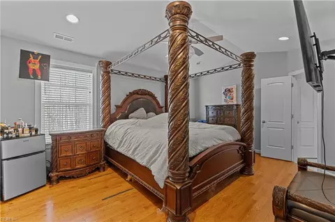 Bedroom - 216 Middle Rd, Hampton, VA 23666 photo 16 of 20