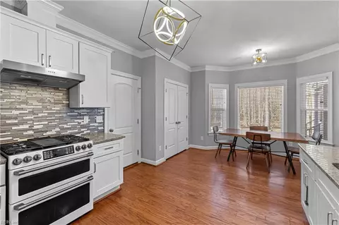 Kitchen - 216 Middle Rd, Hampton, VA 23666 photo 3 of 6