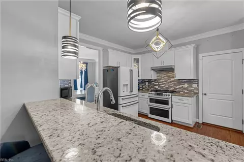 Kitchen - 216 Middle Rd, Hampton, VA 23666 photo 5 of 6