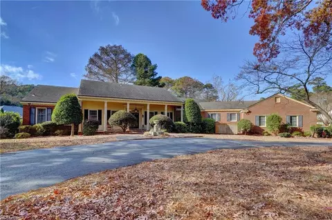 923 Winwood Dr, Virginia Beach, VA 23451