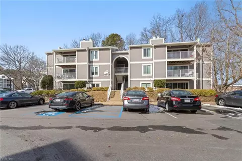 1024 Autumn Woods Ln #101, Virginia Beach, VA 23454