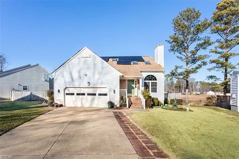 638 Aylesbury Dr, Newport News, VA 23608