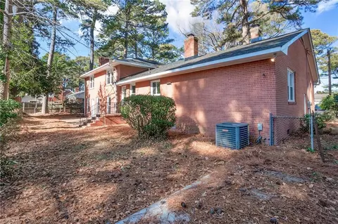 Exterior - 1459 Harmott Ave, Norfolk, VA 23509 photo 4 of 5