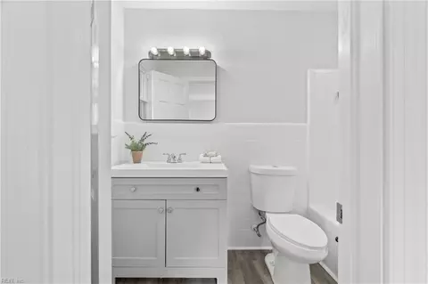 Bath - 1459 Harmott Ave, Norfolk, VA 23509 photo 1 of 4