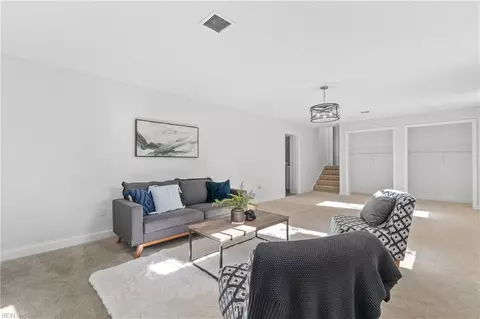 Living - 1459 Harmott Ave, Norfolk, VA 23509 photo 5 of 8