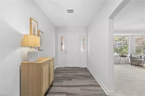 Entry Way - 1459 Harmott Ave, Norfolk, VA 23509 photo 2 of 6