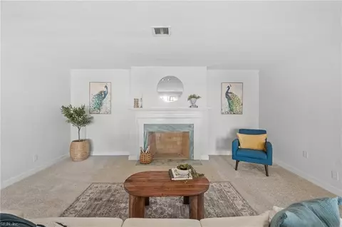Living - 1459 Harmott Ave, Norfolk, VA 23509 photo 2 of 8