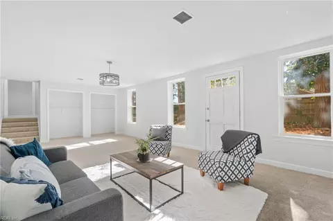 Living - 1459 Harmott Ave, Norfolk, VA 23509 photo 7 of 8