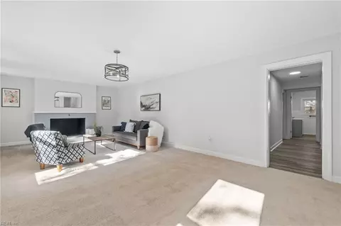 Living - 1459 Harmott Ave, Norfolk, VA 23509 photo 6 of 8