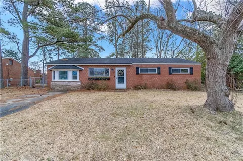 1613 Tiller Ln, Chesapeake, VA 23321