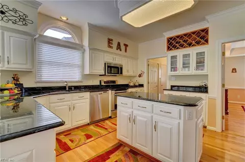 Kitchen - 1337 Baffy Loop, Chesapeake, VA 23320 photo 2 of 4