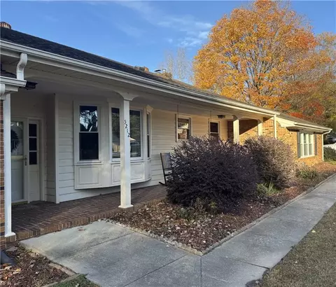 5212 Overland Ct, Virginia Beach, VA 23462