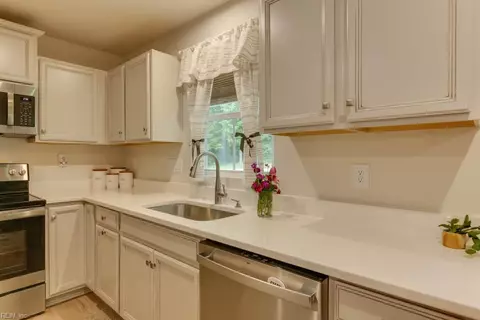 Kitchen - 6923 Healy Ave, Gloucester, VA 23061 photo 3 of 4