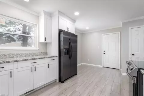 Entry Way - 212 Martha Lee Dr, Hampton, VA 23666 photo 1 of 1