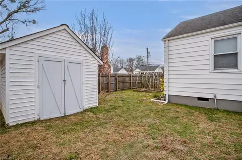 Exterior - 3 E Gilbert St, Hampton, VA 23669 photo 13 of 16