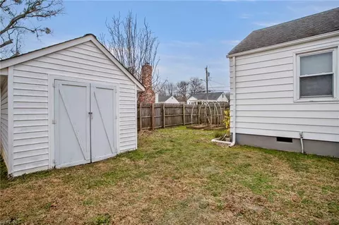 Exterior - 3 E Gilbert St, Hampton, VA 23669 photo 8 of 16