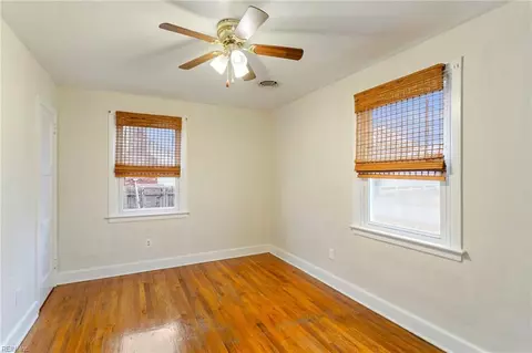 Bedroom - 3 E Gilbert St, Hampton, VA 23669 photo 5 of 8