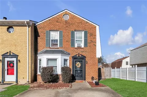 1817 Candlelight Dr, Chesapeake, VA 23325