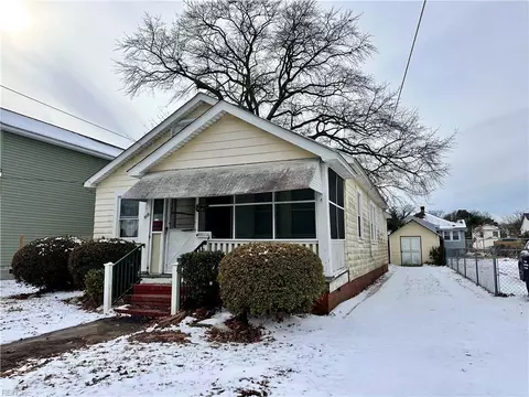 2016 Parker Ave, Portsmouth, VA 23704