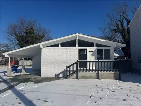 2417 Acorn St, Portsmouth, VA 23704
