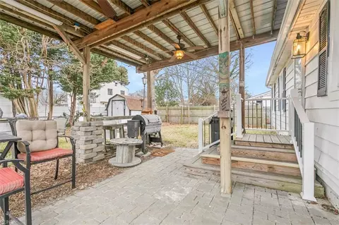 Exterior - 112 W Taylor Ave, Hampton, VA 23663 photo 4 of 10
