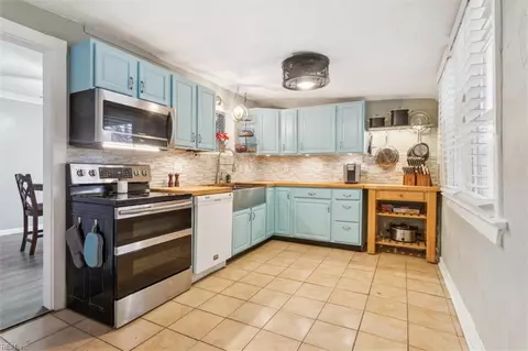 Kitchen - 112 W Taylor Ave, Hampton, VA 23663 photo 1 of 7
